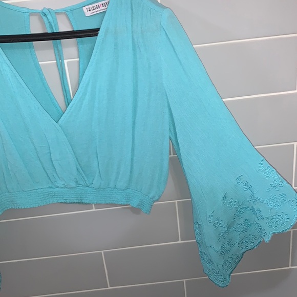 Aqua Bell Sleeve Crop Top - Picture 6 of 16